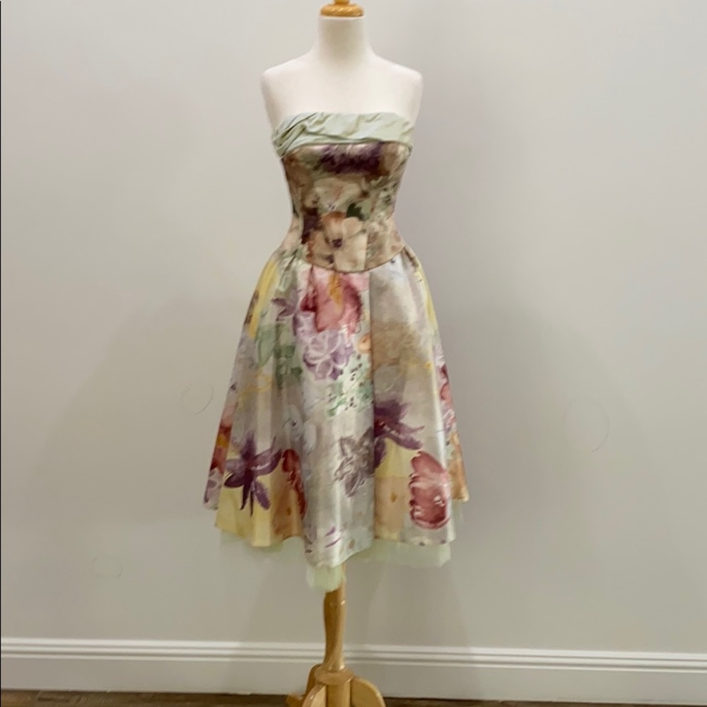 Short dress floral print.